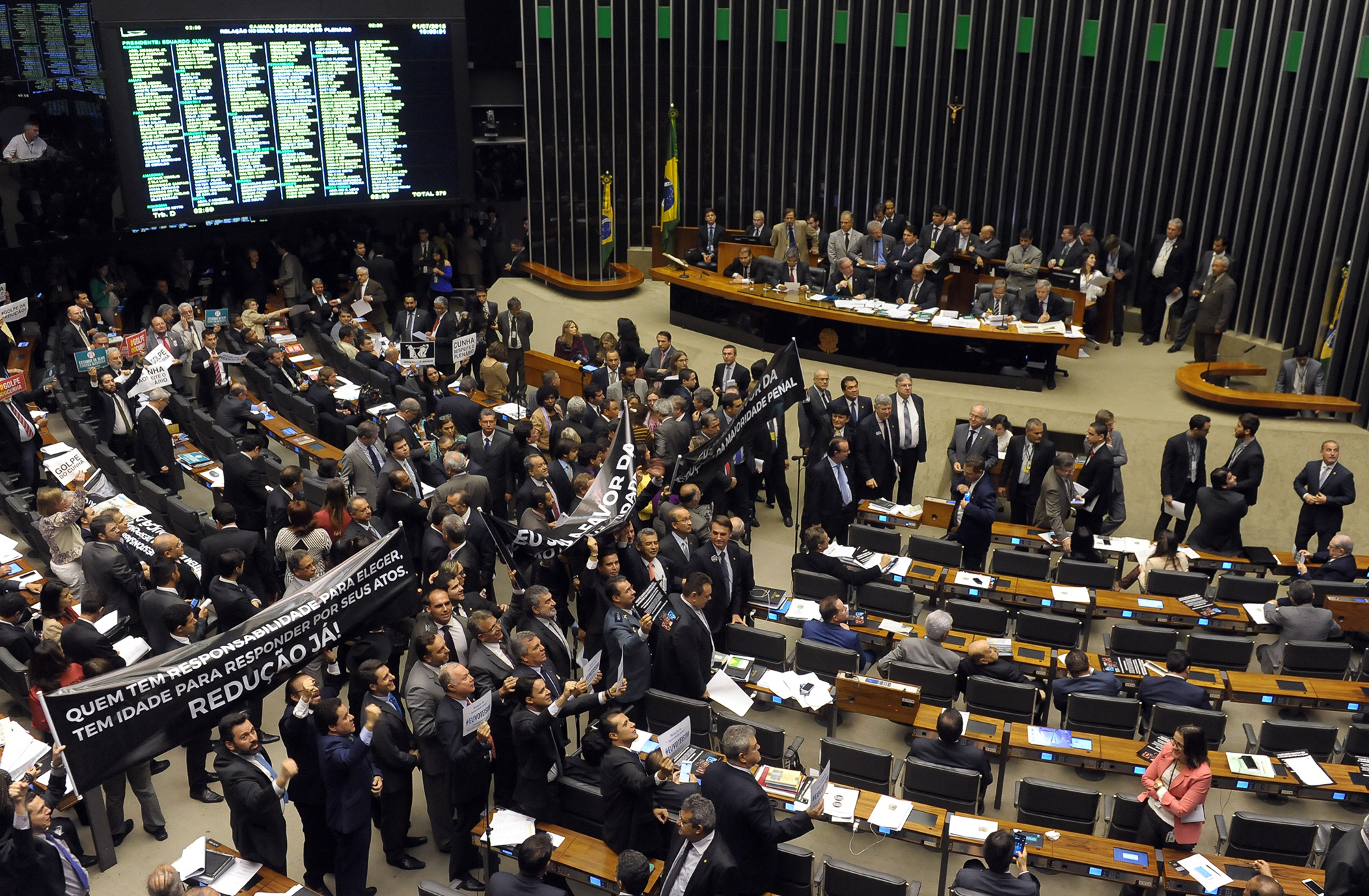 Câmara aprova texto-base da MP que reduz número de ministérios e transfere Coaf para Economia